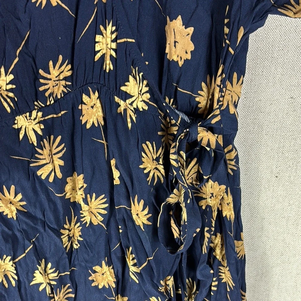 Urban Outfitters> Floral Navy Short Sleeve Wrap Dress Extra Small - Picture 5 of 9